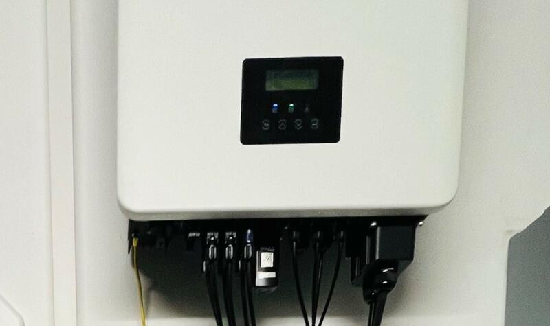 Reference: Fotovoltaická elektrárna s bateriovým úložištěm instalovaná v Příšovicích