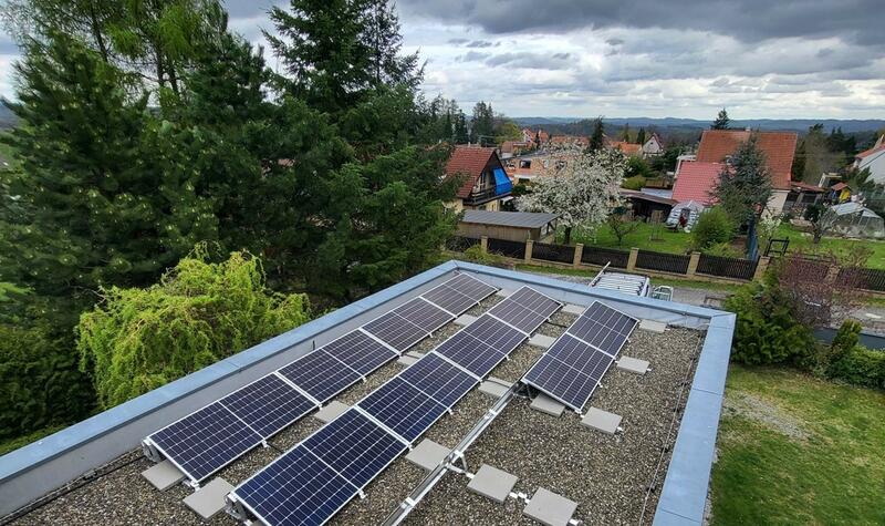 Reference: Fotovoltaická elektrárna s dobíjecí stanici pro elektromobil - Kamenice-Ládví 