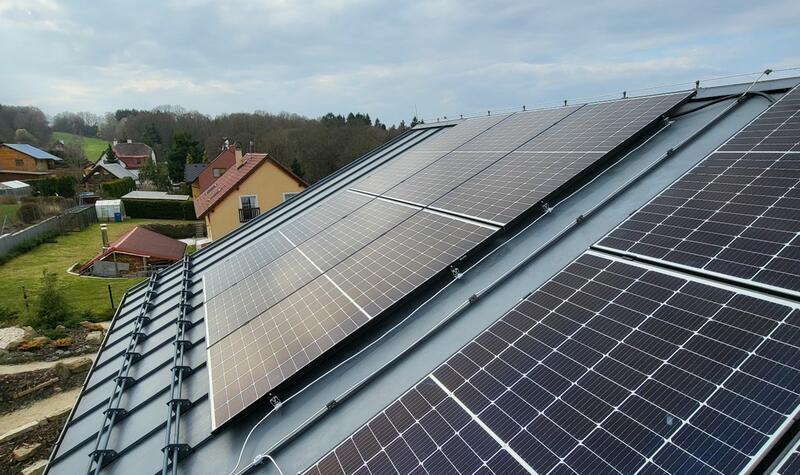Reference: Realizace fotovoltaické elektrárny s bateriovým úložištěm o kapacitě 17.4 kWh - Rychnov u Jablonce nad Nisou