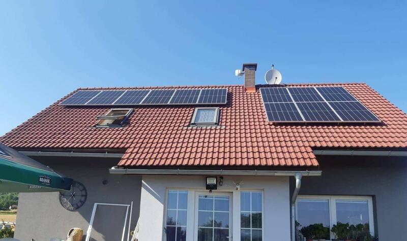Reference: Fotovoltaika s dobíjecí stanici pro elektromobil - Brada-Rybníček