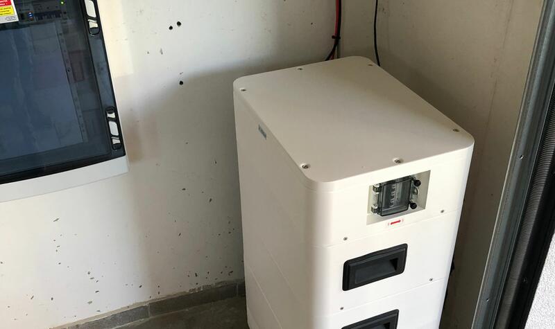 Reference: Fotovoltaika s dobíjecí stanici pro elektromobil - Brada-Rybníček