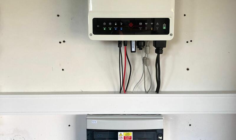 Reference: Fotovoltaika s dobíjecí stanici pro elektromobil - Brada-Rybníček