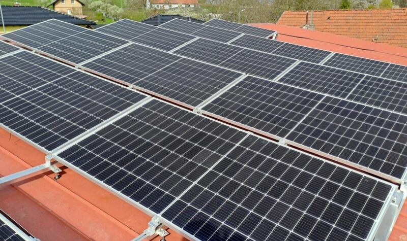 Reference: Fotovoltaická elektrárna montovaná na pultovou střechu v Sedlnicích 