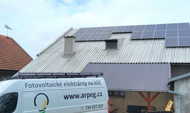 Reference: Fotovoltaická elektrárna s výkonem 9,9 kWp instalovaná na plechovou střechu - Dobruška 