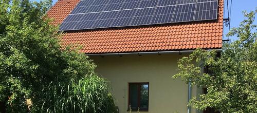 Reference Fotovoltaická elektrárna s uložením vyrobené energie do baterií - Hukvaldy 