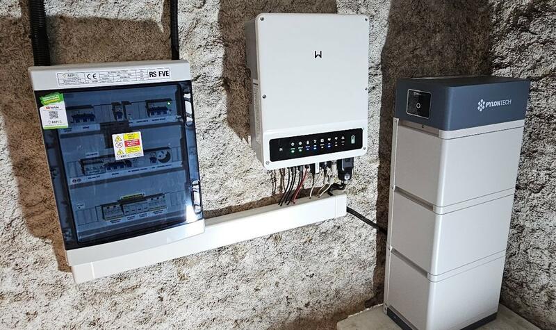 Reference: Fotovoltaická elektrárna instalovaná na polovalbovou střechu - Ratibořské Hory