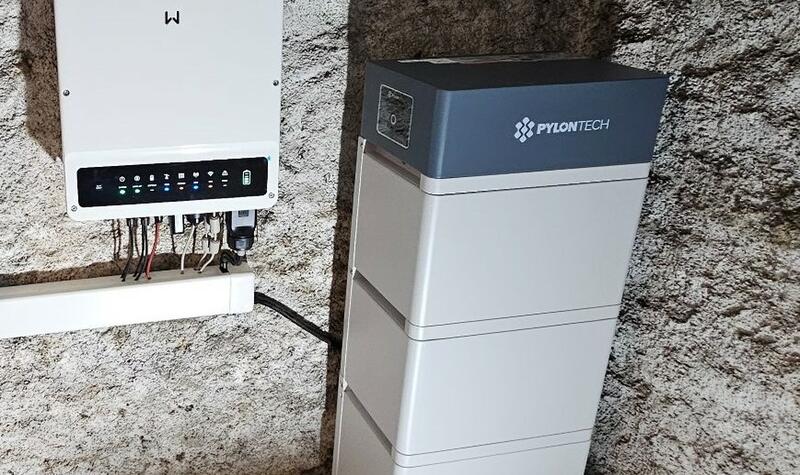 Reference: Fotovoltaická elektrárna instalovaná na polovalbovou střechu - Ratibořské Hory