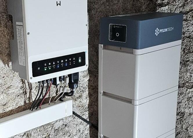 Reference: Fotovoltaická elektrárna instalovaná na polovalbovou střechu - Ratibořské Hory