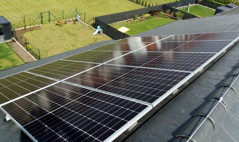 Reference: Fotovoltaická elektrárna s dobíjecí stanici pro elektromobil - Zlonín