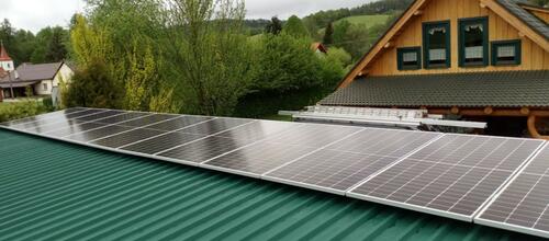 Reference Fotovoltaická elektrárna montovaná na pultovou střechu - Volfířov-Řečice 