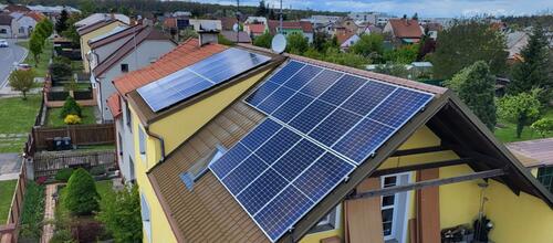 Reference Solární elektrárna s dobíjecí stanici pro elektromobil - Velký Osek