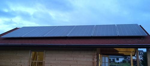 Reference Fotovoltaická elektrárna na zahradním domku v Rynholci 