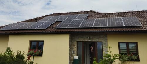 Reference Realizace fotovoltaické elektrárny na míru s bateriovým úložištěm - Kněžmost-Malobratřice 
