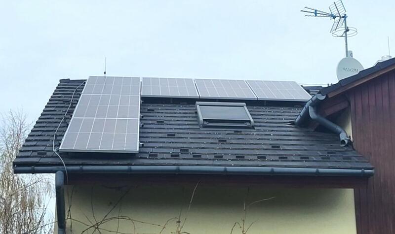 Reference: Solární elektrárna s výkonem 7,2 kWp a dobíjecí stanici pro elektromobil - Praha-Klánovice