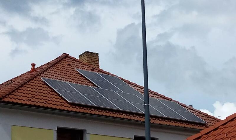 Reference: Realizace fotovoltaické elektrárny s výkonem 7,2 kWp - Lhenice 