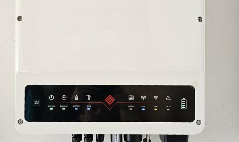 Reference: Solární elektrárna na míru s bateriovým úložištěm o kapacitě 17,75 kWh - Ohrobec
