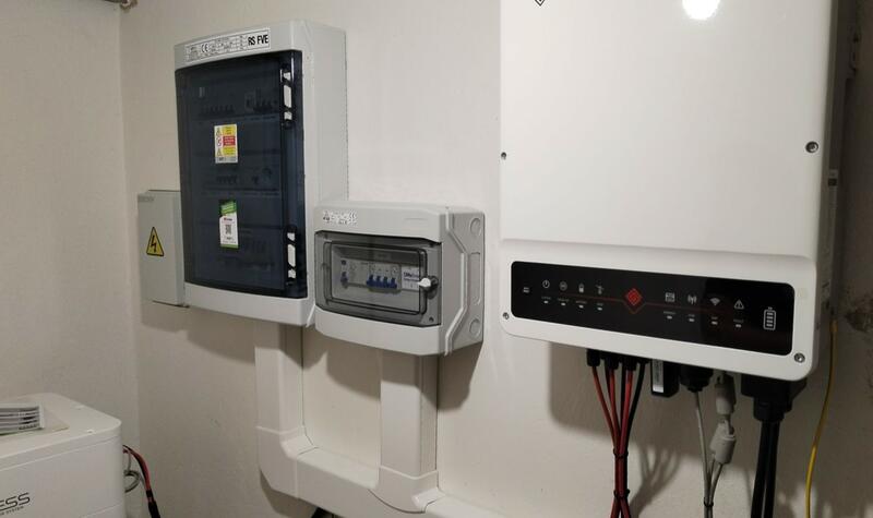 Reference: Fotovoltaická elektrárna s nabíjecí stanici pro elektromobil - Vitice
