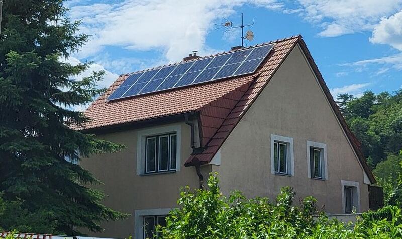 Reference: Fotovoltaika s uložením vyrobené energie do baterií - Nelahozeves