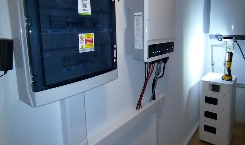 Reference: Fotovoltaická elektrárna s vyřízením dotace Nová zelená úsporám - Dačice