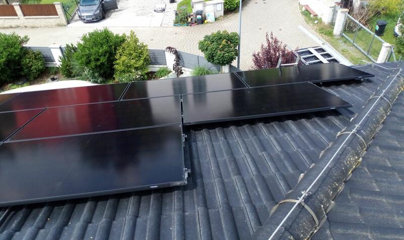 Reference: Solární elektrárna na míru s dobíjecí stanicí pro elektromobil - Přezletice