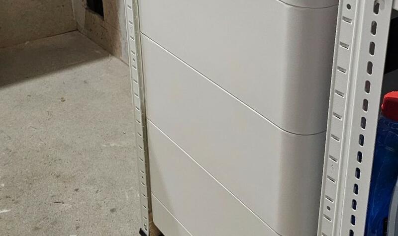Reference: Solární elektrárna na míru s dobíjecí stanicí pro elektromobil - Přezletice