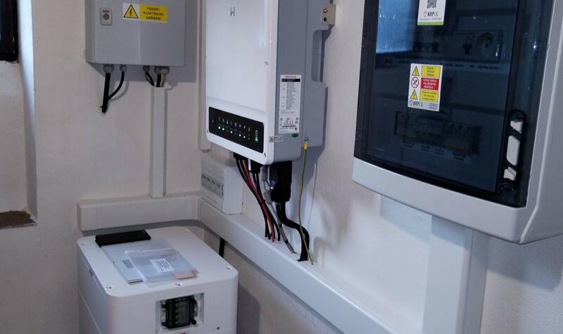 Reference: Solární elektrárna na klíč s bateriovým úložištěm - Beroun