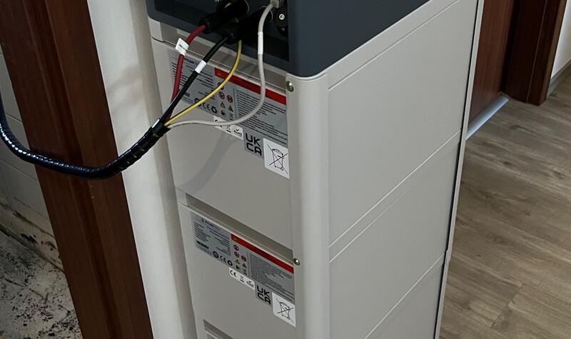 Reference: Fotovoltaika s baterií a nabíjecí stanici pro elektromobil - Smržovka 