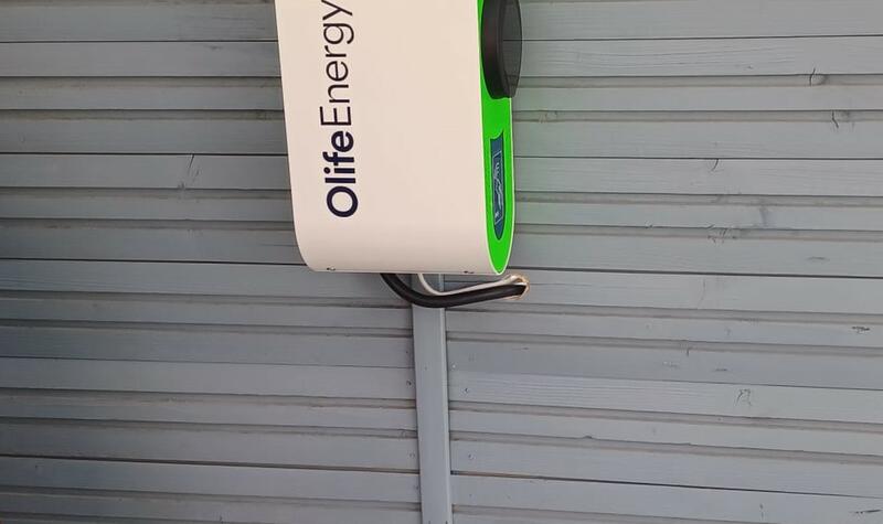 Reference: Solární elektrárna s dobíjecí stanici pro elektromobil - Opava-Kylešovice 
