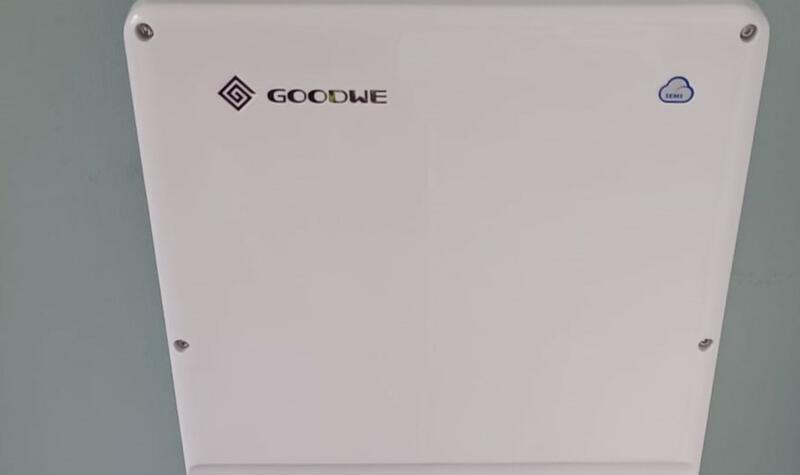 Reference: Solární elektrárna s dobíjecí stanici pro elektromobil - Opava-Kylešovice 