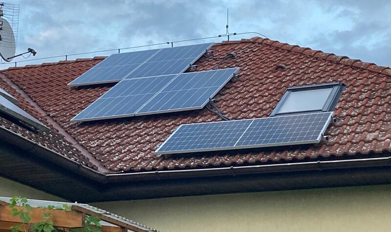 Reference: Fotovoltaika s výkonem 5,4 kWp a bateriovým úložištěm - Hořín-Brzánky
