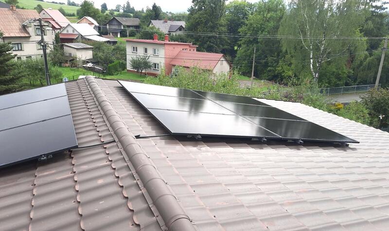 Reference: Solární elektrárna instalovaná na plechovou střechu - Vendryně