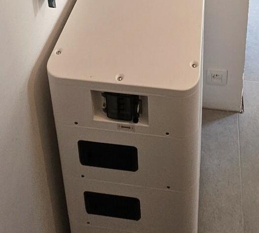 Reference: Fotovoltaická elektrárna s dobíjecí stanicí pro elektromobil - Litoměřice