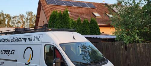 Reference Solární elektrárna s bateriovým úložištěm a vyřízením dotace NZÚ - Dobrovice 