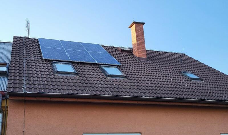 Reference: Solární elektrárna s bateriovým úložištěm a vyřízením dotace NZÚ - Dobrovice