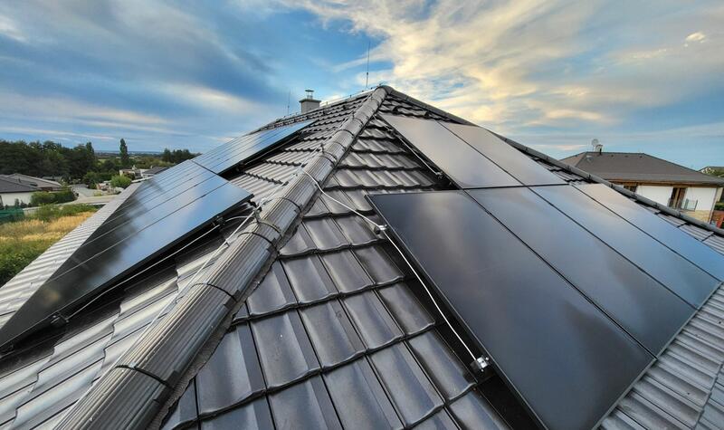 Reference: Instalace solární elektrárny s výkonem 9,9 kWp a baterií 10,65 kWh - Herink