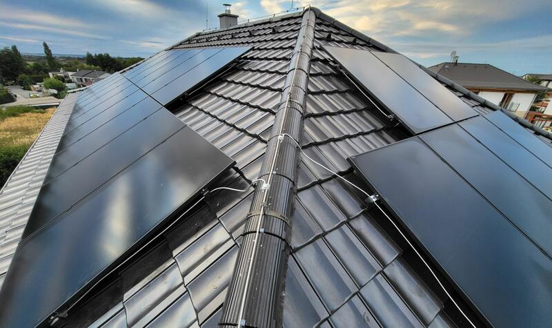 Reference: Instalace solární elektrárny s výkonem 9,9 kWp a baterií 10,65 kWh - Herink