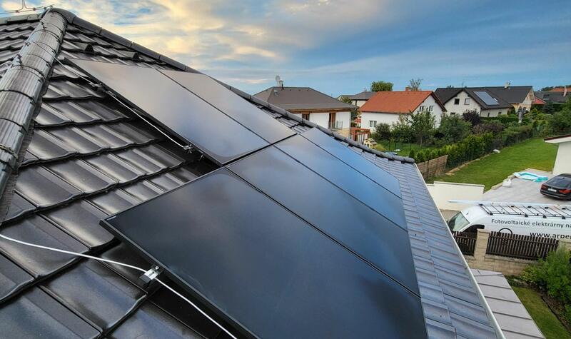 Reference: Instalace solární elektrárny s výkonem 9,9 kWp a baterií 10,65 kWh - Herink