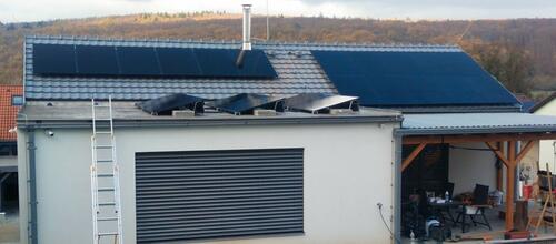 Reference Fotovoltaická elektrárna s dobíjecí stanici pro elektromobil - Kanice 