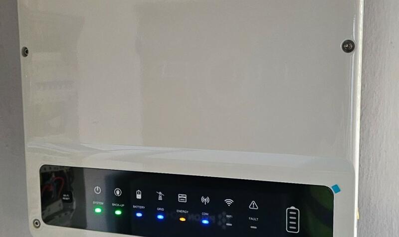 Reference: Solární elektrárna s bateriovým úložištěm o kapacitě 14,2 kWh - Stříbřec-Mníšek 