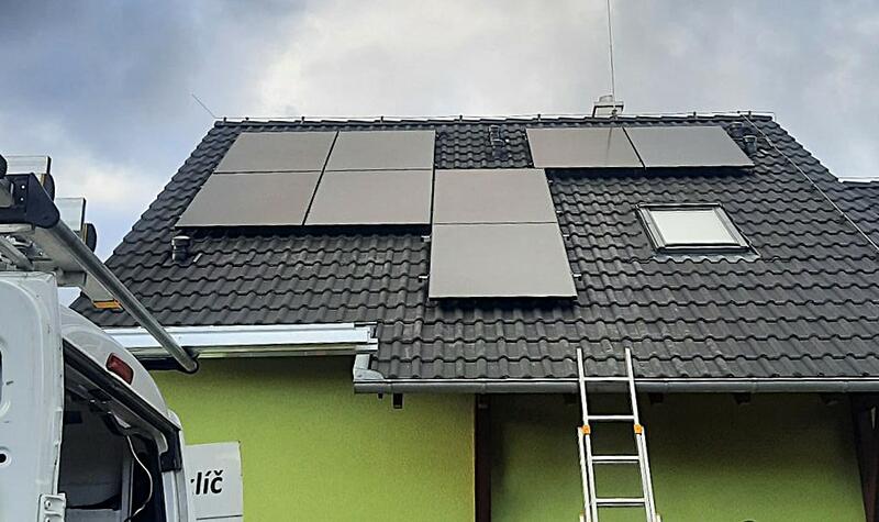 Reference: Fotovoltaická elektrárna na míru s nabíjecí stanici pro elektromobily - Hrušovany u Brna