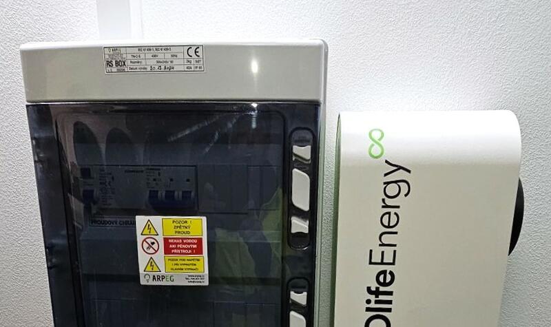 Reference: Instalace fotovoltaiky s dobíjecí stanicí pro elektromobily - Žalhostice