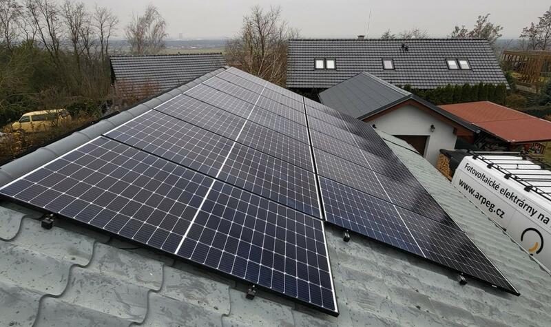 Reference: Fotovoltaika s ukládáním vyrobené energie do baterií a wallboxem - Kly-Hoření Vinice