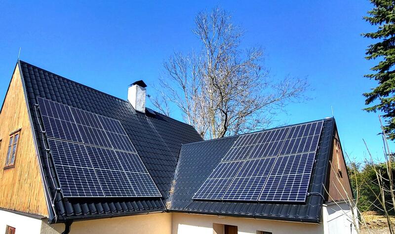 Reference: Fotovoltaika s uložením vyrobené energie do baterií - Hora Svaté Kateřiny