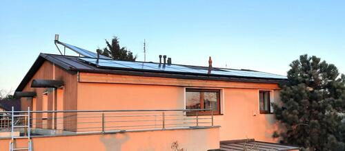 Reference FVE s dobíjecí stanici pro elektromobil a chytrým řízením GreenBox - Olomouc 