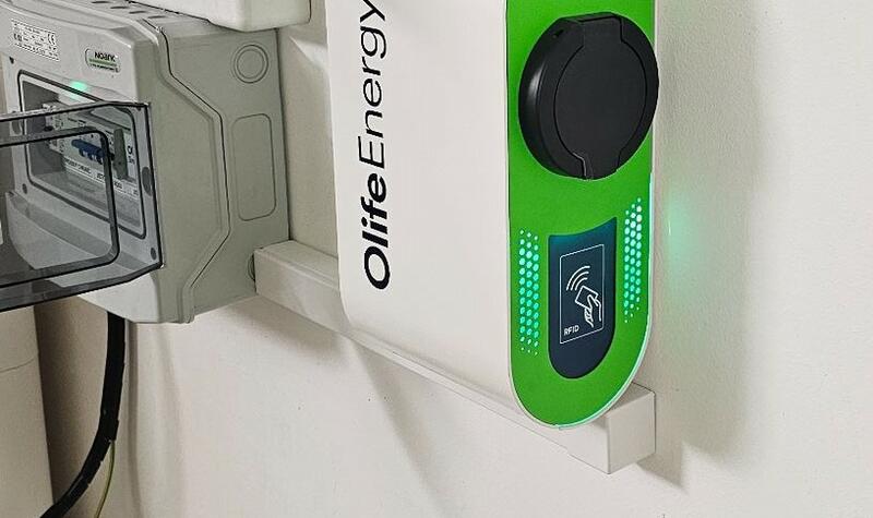 Reference: Fotovoltaika s dobíjecí stanici pro elektromobil - Kačice