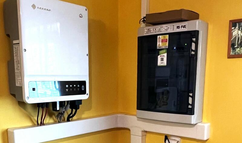 Reference: Fotovoltaická elektrárna s výkonem 9,9 kWp bez baterií- Živanice