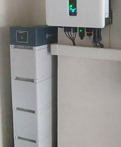Reference: Fotovoltaický systém s řídicí jednotkou GreenBox a dobíjecí stanici pro elektromobil - Vidče