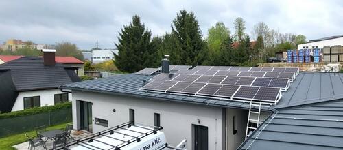 Reference Inteligentní fotovoltaický systém s GreenBoxem a podporou pro elektromobily - Liberec