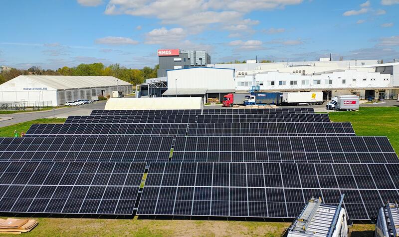 Reference: Firemní fotovoltaika pro EMOS o výkonu 203,5 kWp v Přerově 