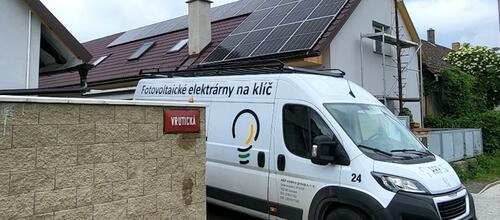 Reference Solární elektrárna s baterii a řídicí jednotkou GreenBox - Mělnické Vtelno 
